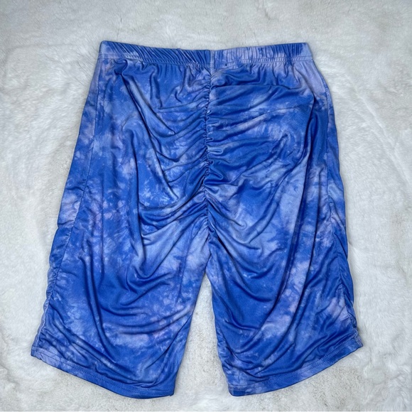 Pretty Little Thing Cloudy Blue Biker Shorts - Picture 4 of 4